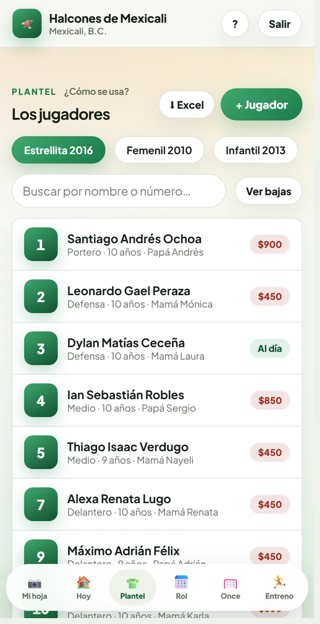 El panel en el celular, sección Plantel, con la lista de jugadores